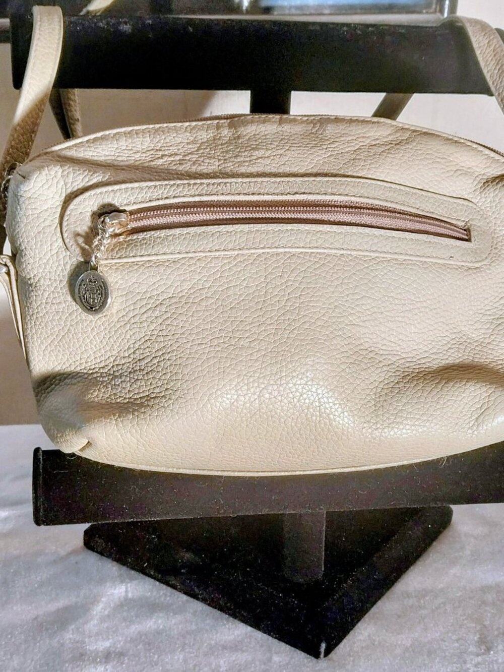 Liz Claiborne Beige Pebbled Genuine Leather Shoulder Bag Crossbody 12X8X4